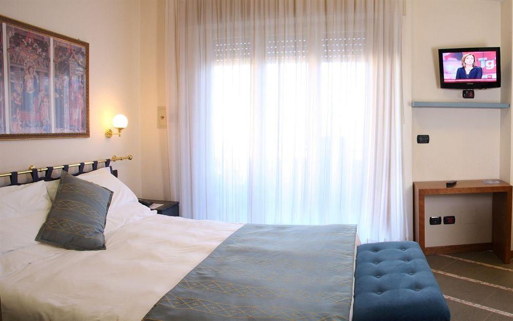 Hotel International San Benedetto del Tronto Esterno foto